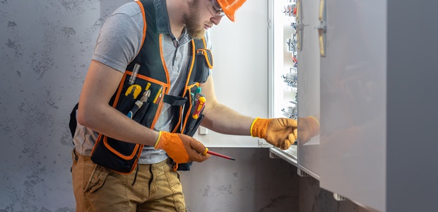 Обучение на электромонтажника