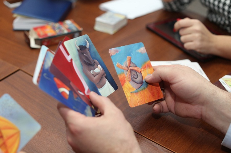 Обучение по метафорическим ассоциативным картам: где пройти переподготовку и получить профессию дистанционно