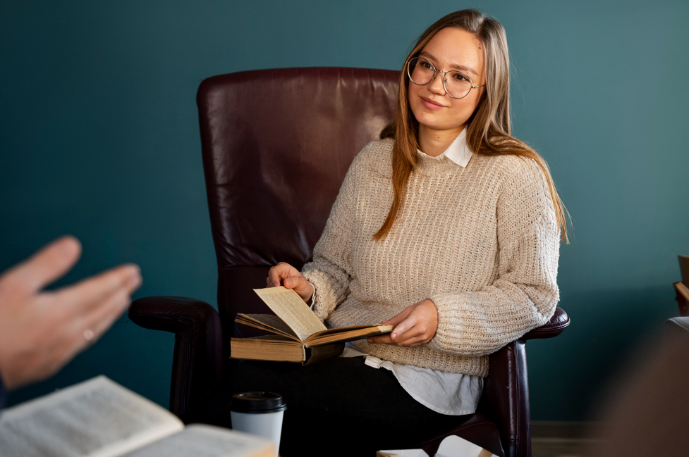 Обучение по нарративной психологии: где пройти переподготовку, получить профессию и диплом дистанционно, зарплата и перспективы работы