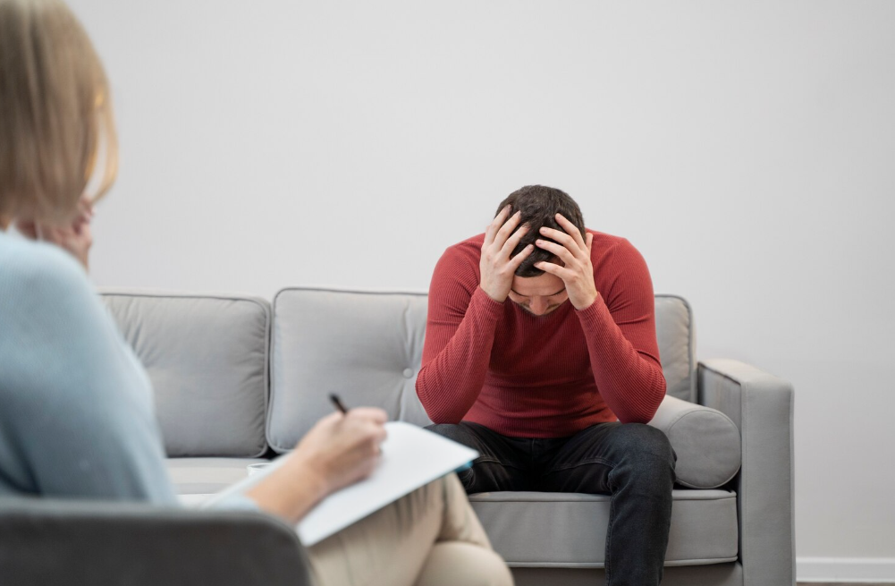 Обучение по посттравматическому стрессовому расстройству: где пройти переподготовку, получить профессию и диплом дистанционно, зарплата и перспективы работы