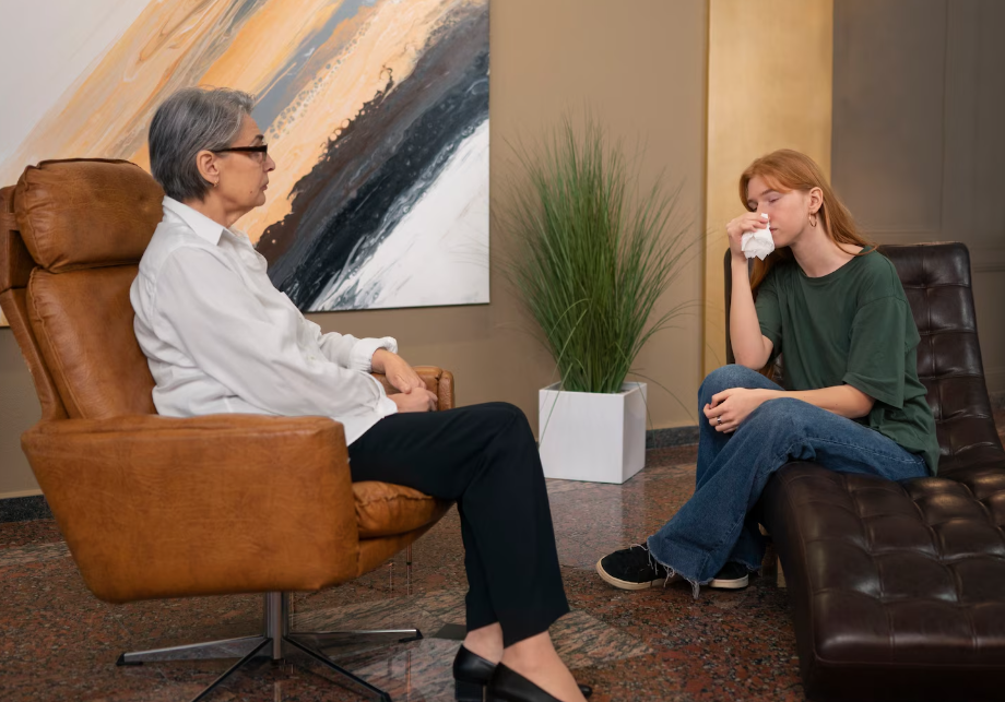 Работа со страхами: где пройти переподготовку, получить профессию и диплом дистанционно, зарплата и перспективы работы