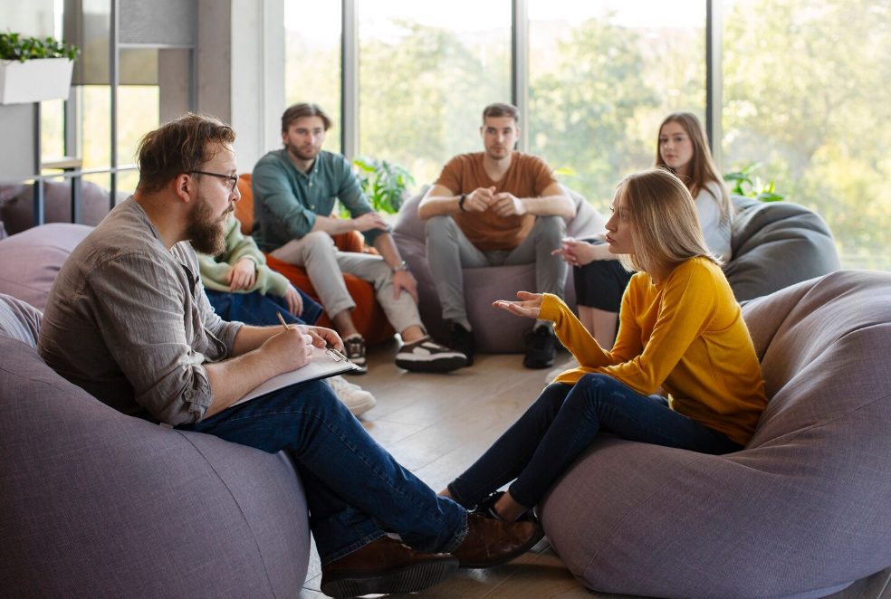 Групповая психология: где пройти переподготовку, получить профессию и диплом дистанционно, зарплата и перспективы работы